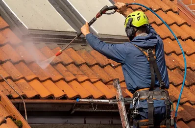 Démoussage et hydrofuge de toiture à Olmet